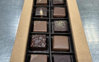 Assortiments de ganaches et pralinés (10 pièces)